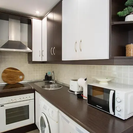 Little Lola, Carabeo